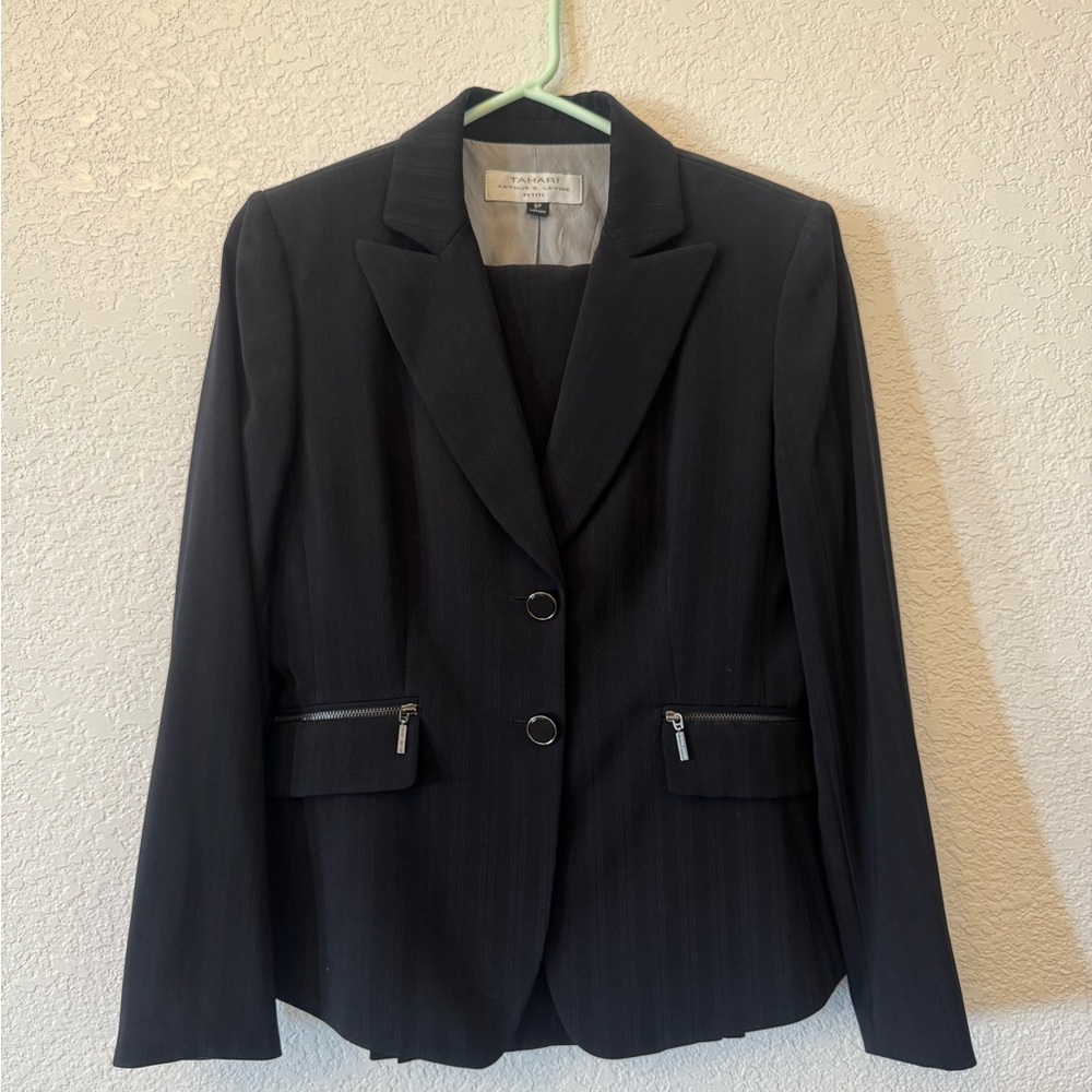 Womens Tahari pantsuit